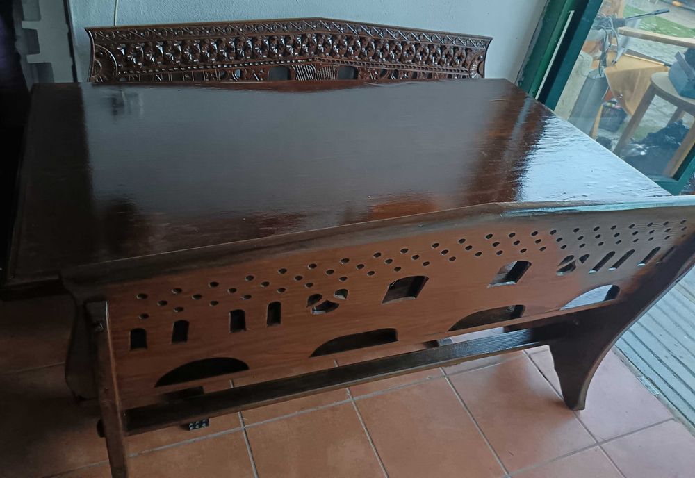 Conjunto mesa bancos corridos + 2