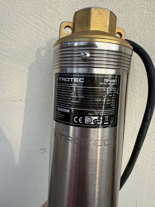 Насос для свердловин глубинный скважинный насос Trotec TDP 5500 E