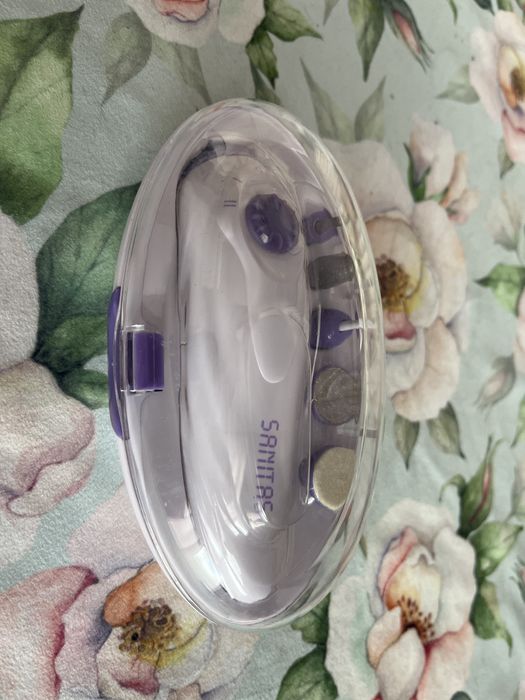 Urzadzeniw do paznokci