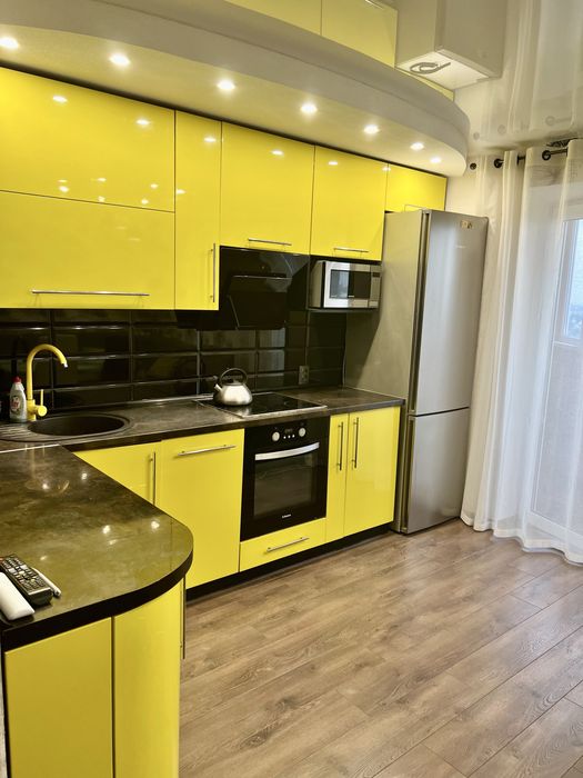 Продам 3к вул. Калинова 116 з меблями та технікою