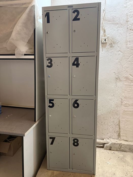 Коміркова металева шафа  для зберігання речей