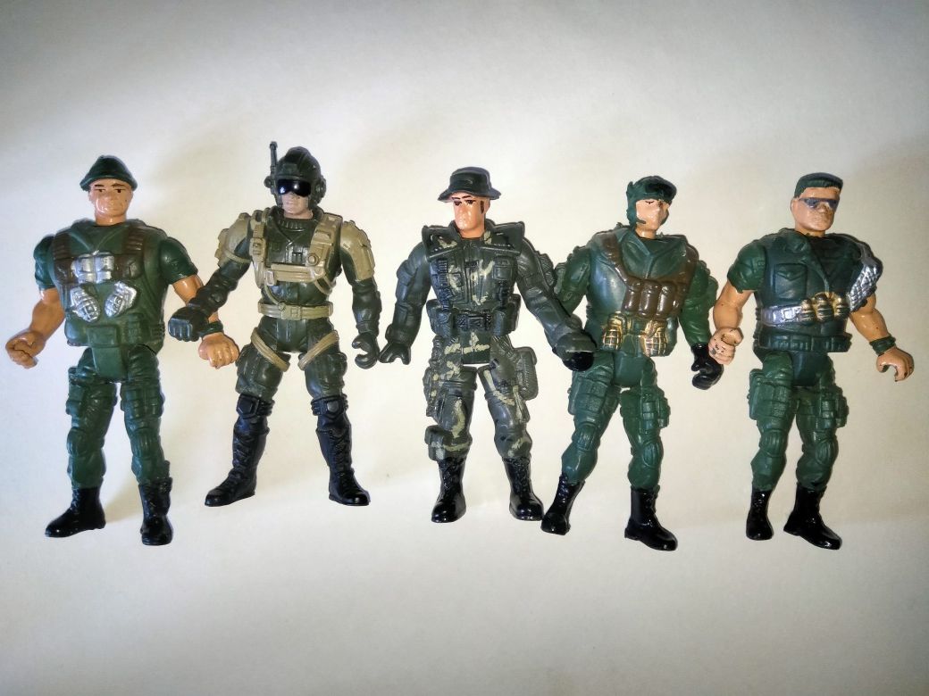 Солдатики, фігурки військових