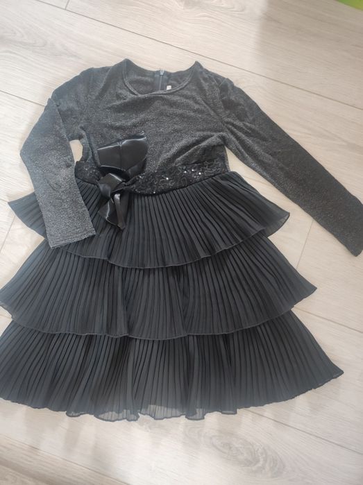 Śliczna, elegancka sukienka z kokardą dla dziewczynki rozm 128