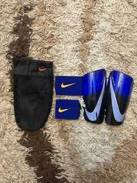 Футбольні щитки Nike Mercurial Lite,CR7,комплект сумочка та тейпи.
