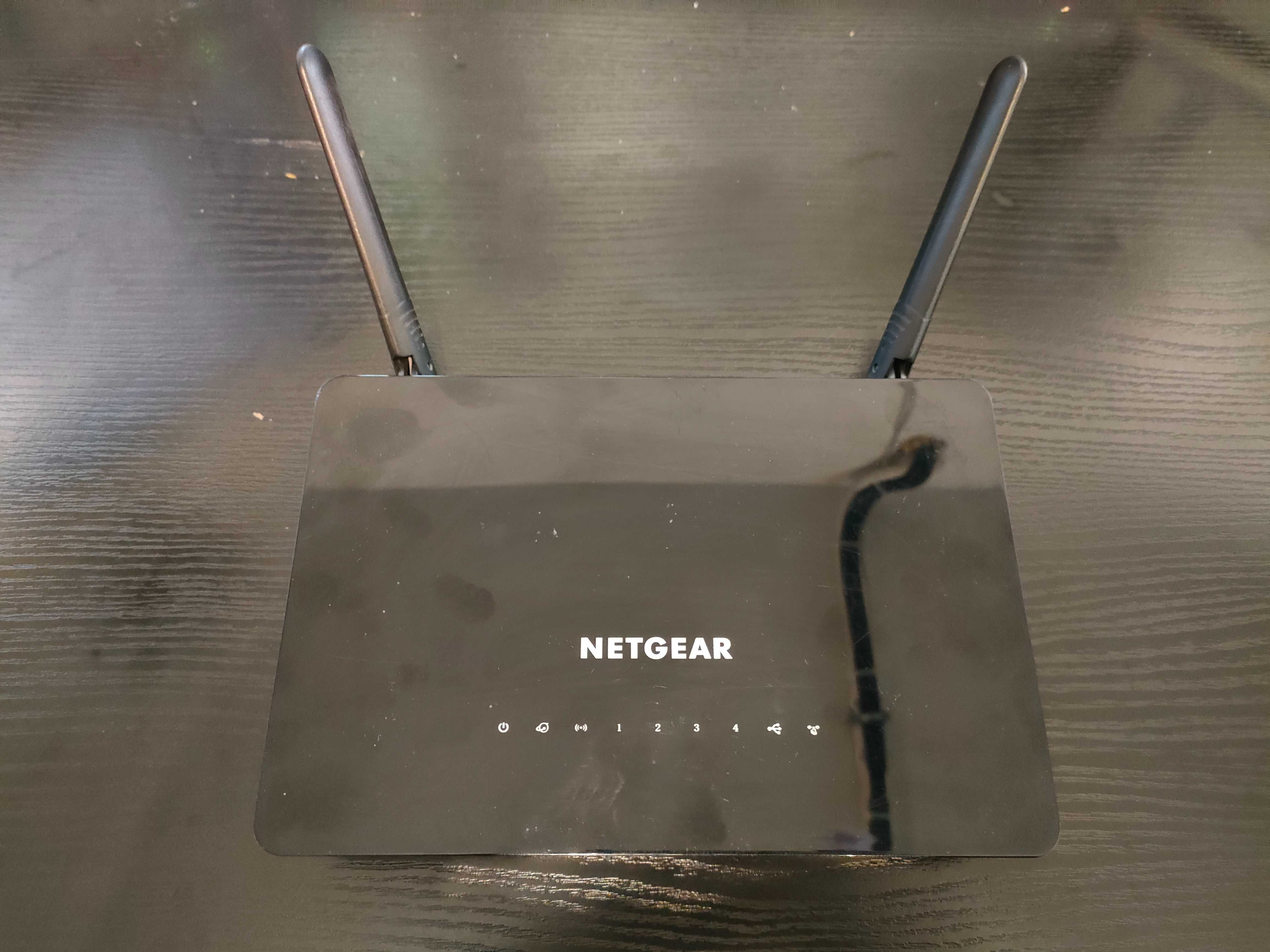 Router NetGear AC1200 (R6220)