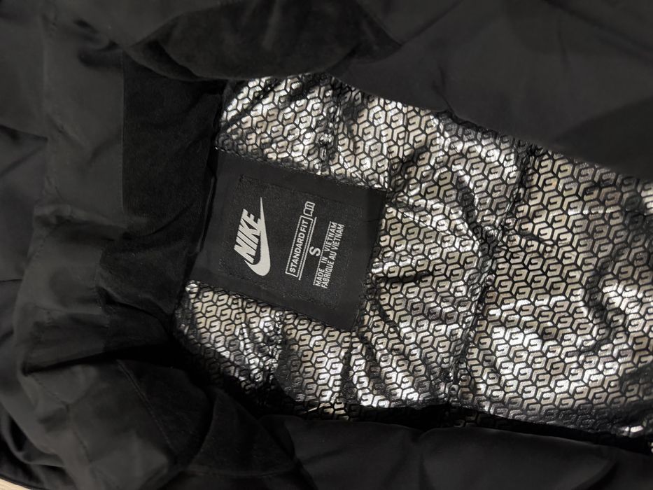 Продам зимову куртку в чудовому стані.