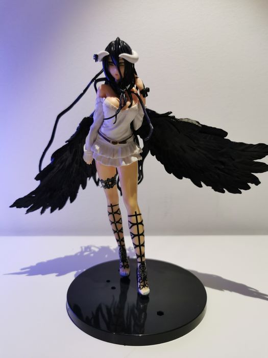 Várias figuras anime