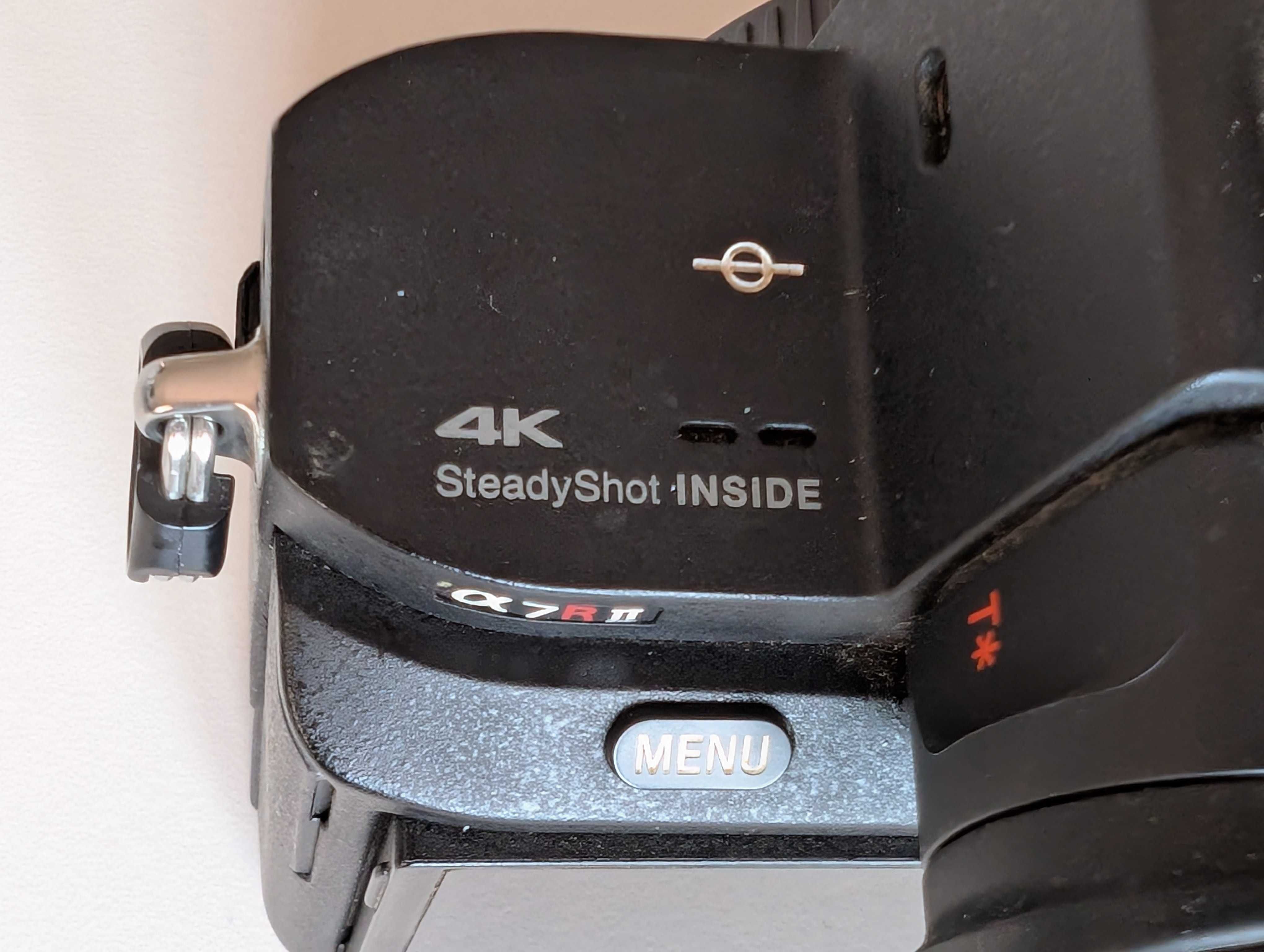 Câmera Sony A7RII + lente + baterias + cartão de memória