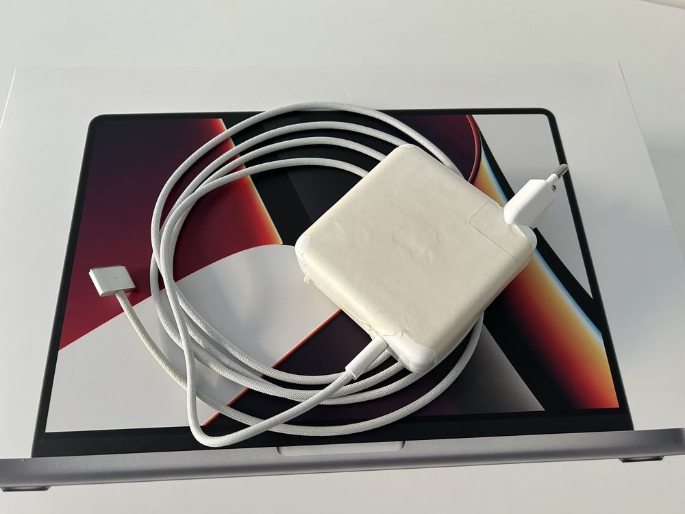 Macbook Pro 14 M1 PRO | 16GB | 1TB | 10-core CPU |A2442| Idealny