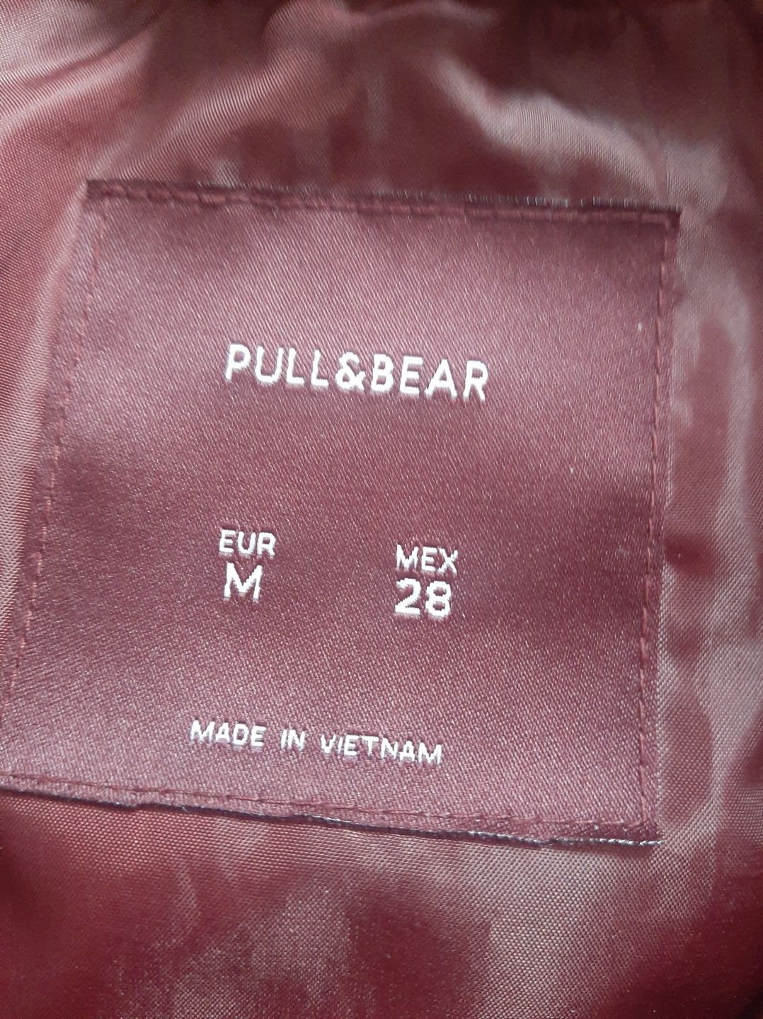 Лёгкая куртка Pull&Bear