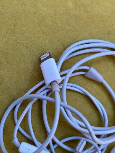 outlet słuchawki douszne apple earpods md827zm/b opis