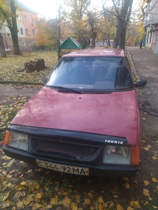 Автомобіль Таврія Нова.