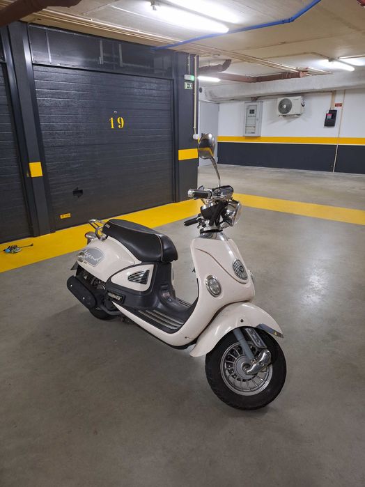 Mota ZNEN 125cc funciona diariamente