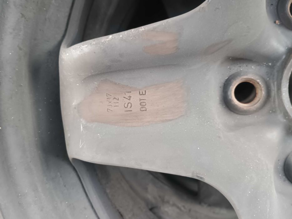 Stalowe Felgi Opel Insignia A 17 cali 5x120 komplet z kołpakami