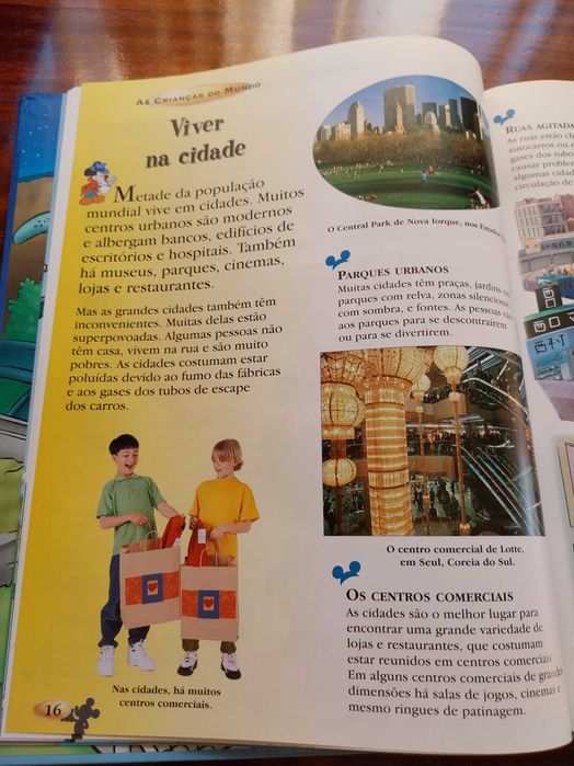 As Crianças do Mundo, livro pedagógico em muito bom estado, Disney