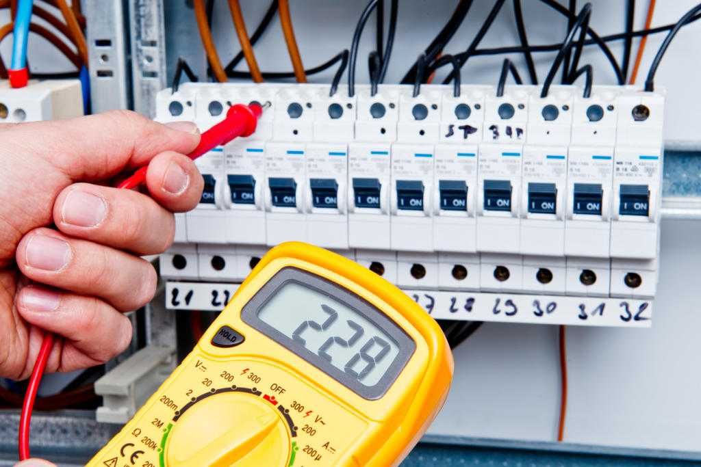 Elektryk, usługi Elektryczne