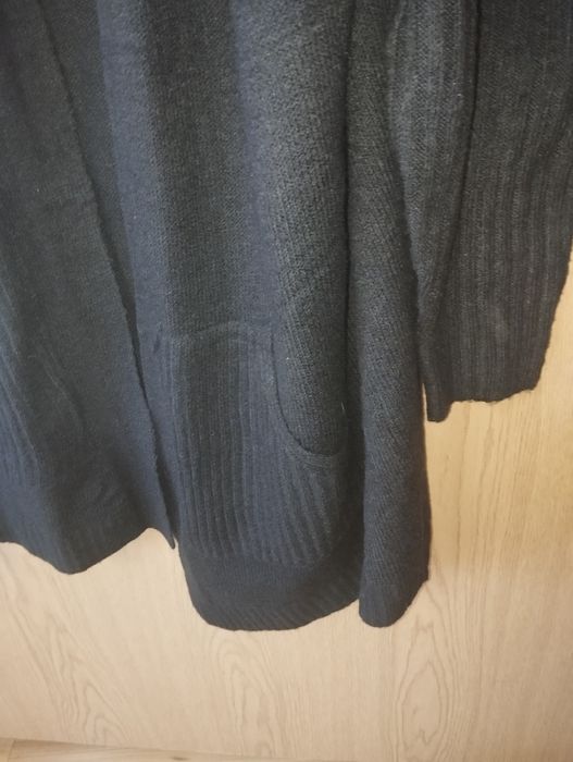 Okazja Całkowicie Nowy Elegancki Kardigan.