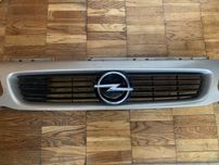 Решітка радіатора оригінал Opel Astra F рестайл, фара, поворотник
