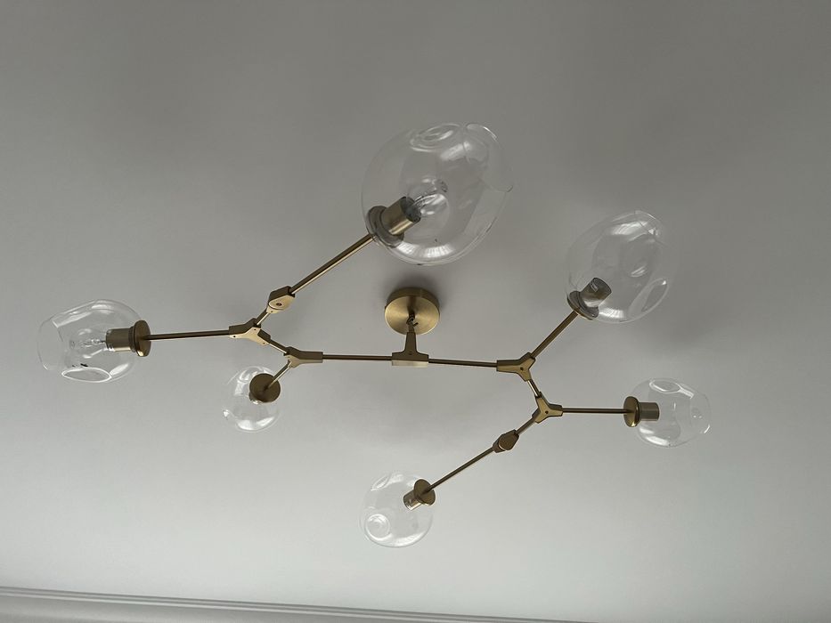 Lampa ze szklanymi kloszami