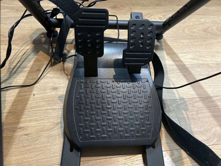 Stojak na kierownice+kierownica thrusmaster t150 wersja ps