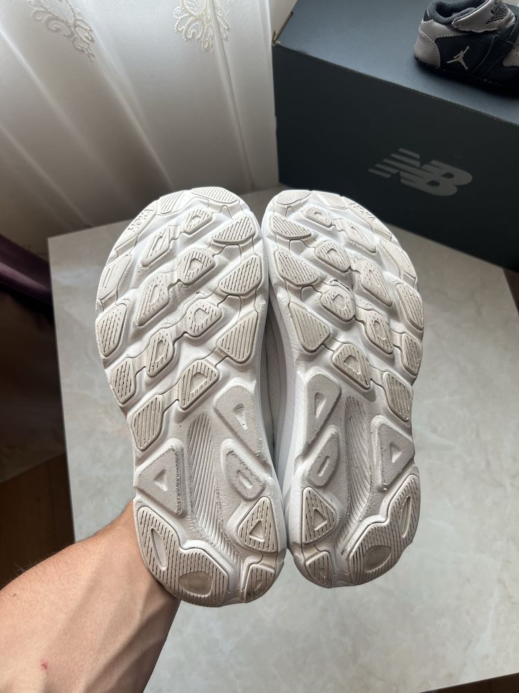 Кроссовки Hoka Clifton 9 Розмір 42.5 Original Взуття