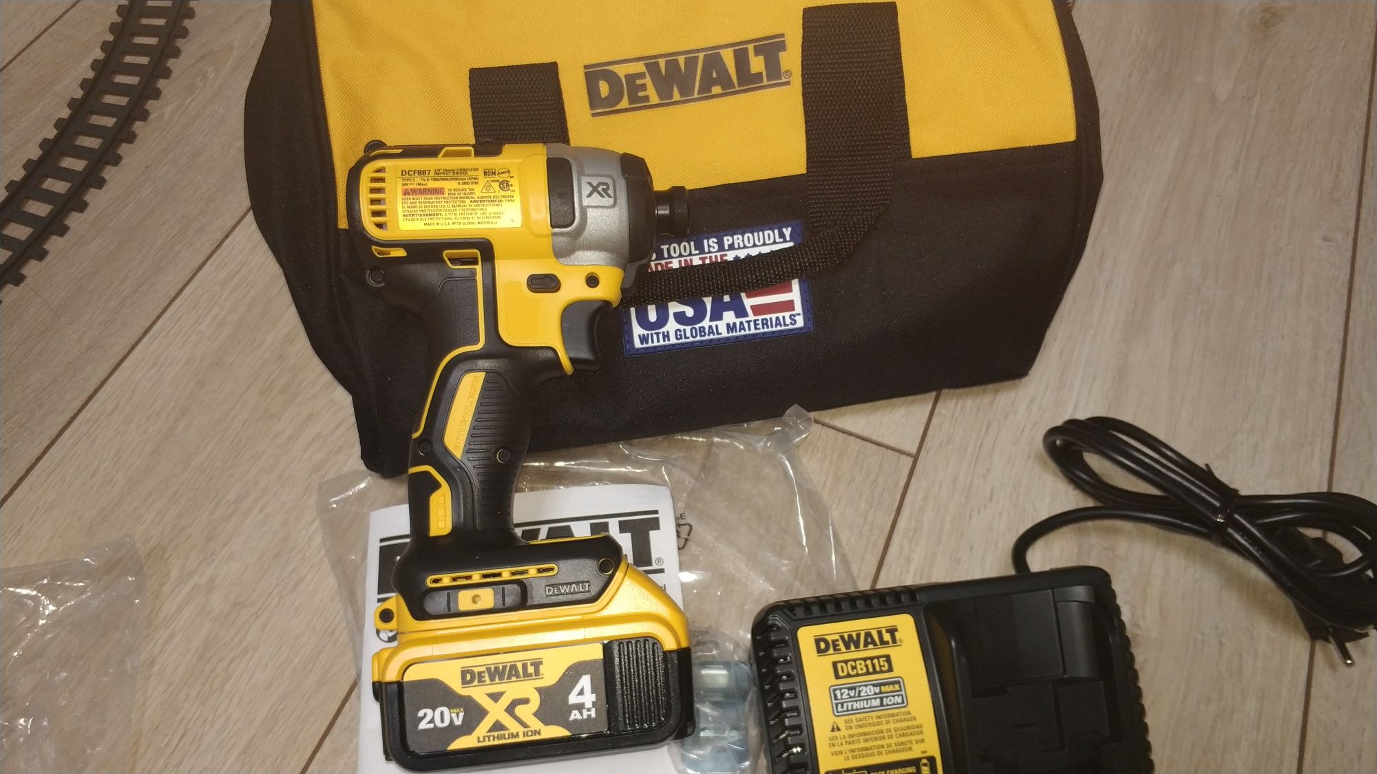 Хит!Шуруповерт аккумуляторный гайковерт импакт DeWalt DCF887 20 V