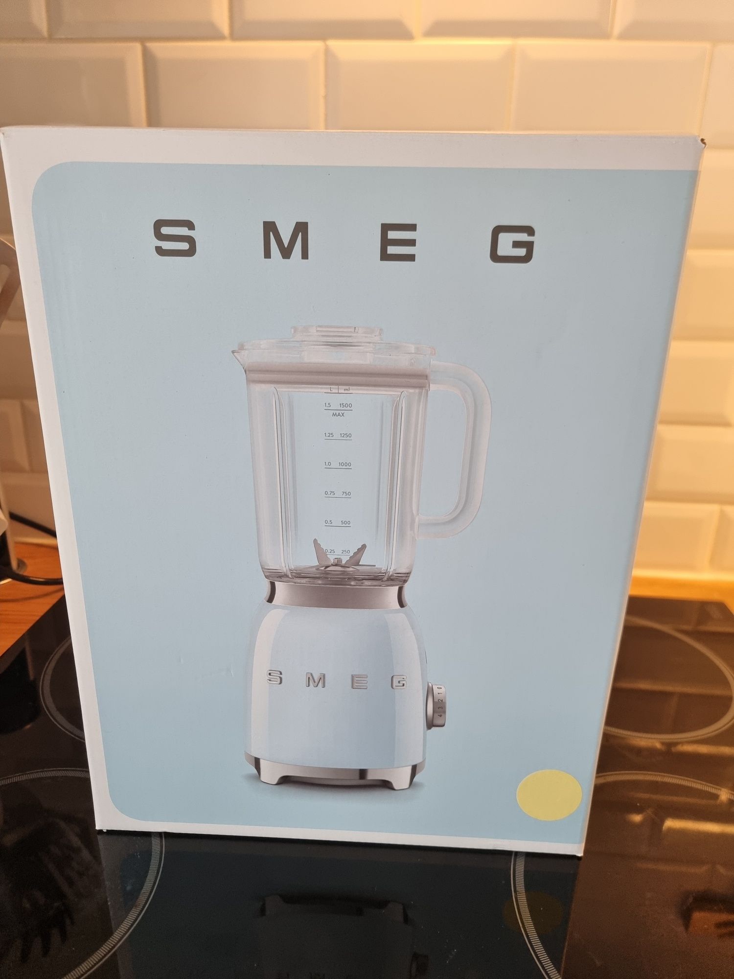 Liquidificador Smeg (creme)