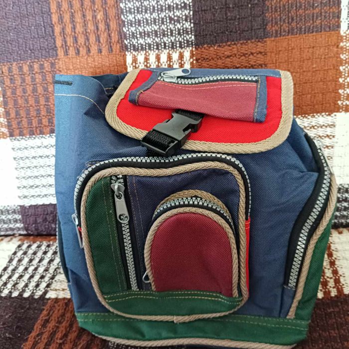 9. Mały plecak z kieszonkami