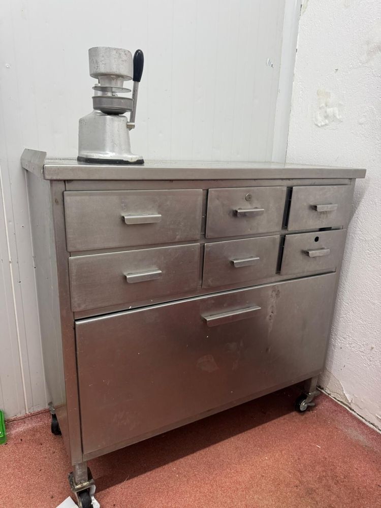 Armario de gavetas inox