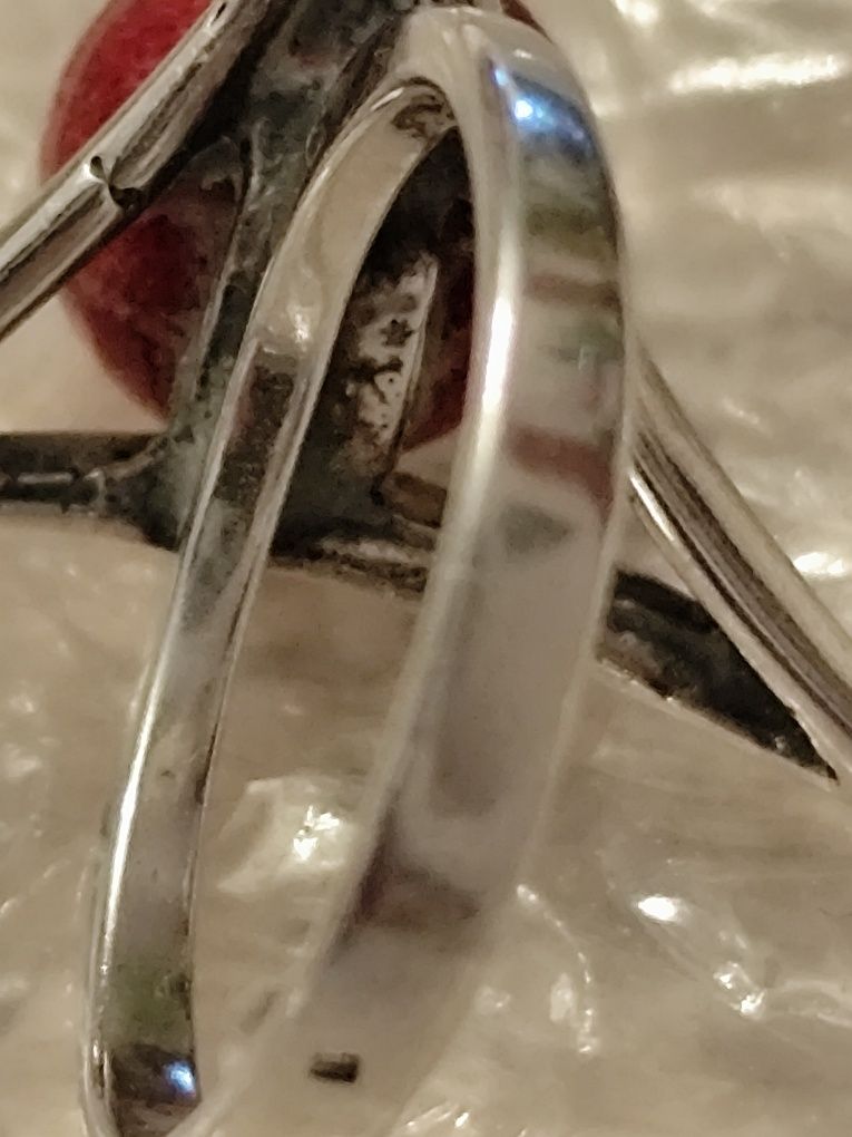 Oryginalny pierścionek - srebro 925 + koral bambusowy (?)