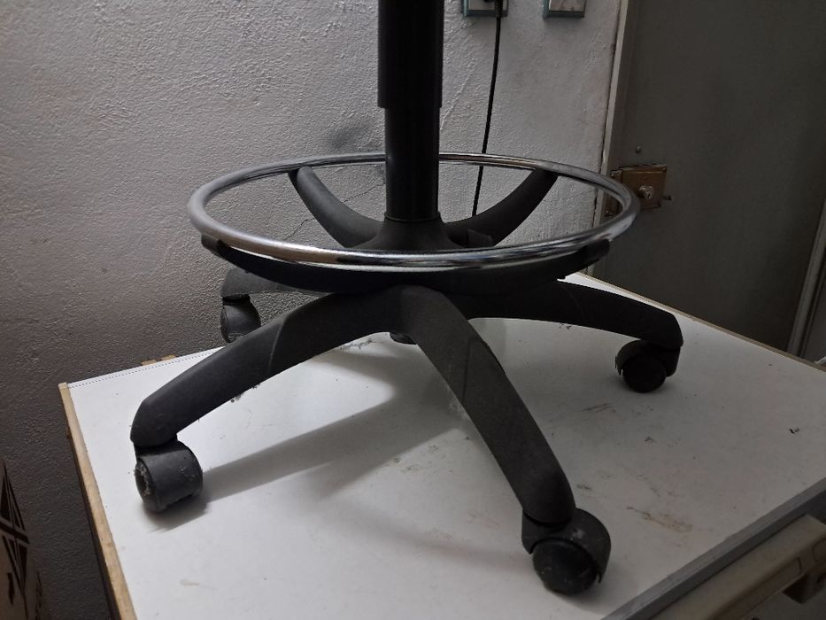 40€ Vendo cadeira de secretária