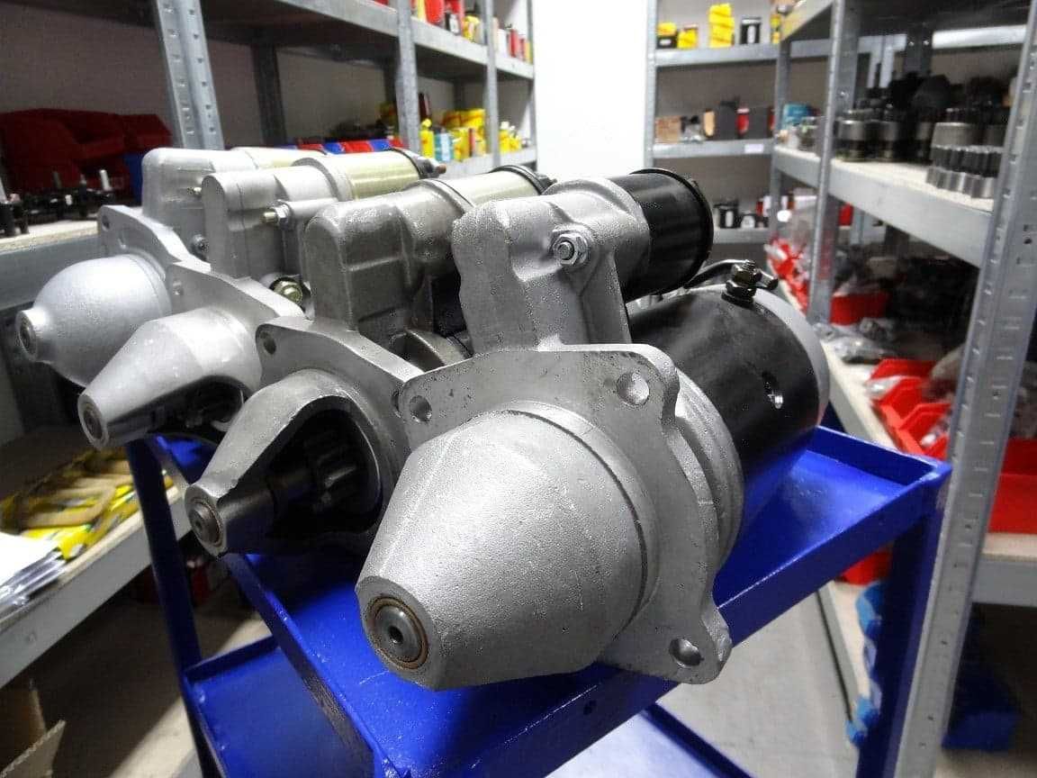 Rozrusznik Alternator Komatsu Cat Hanomag Liebherr Caterpillar Massey