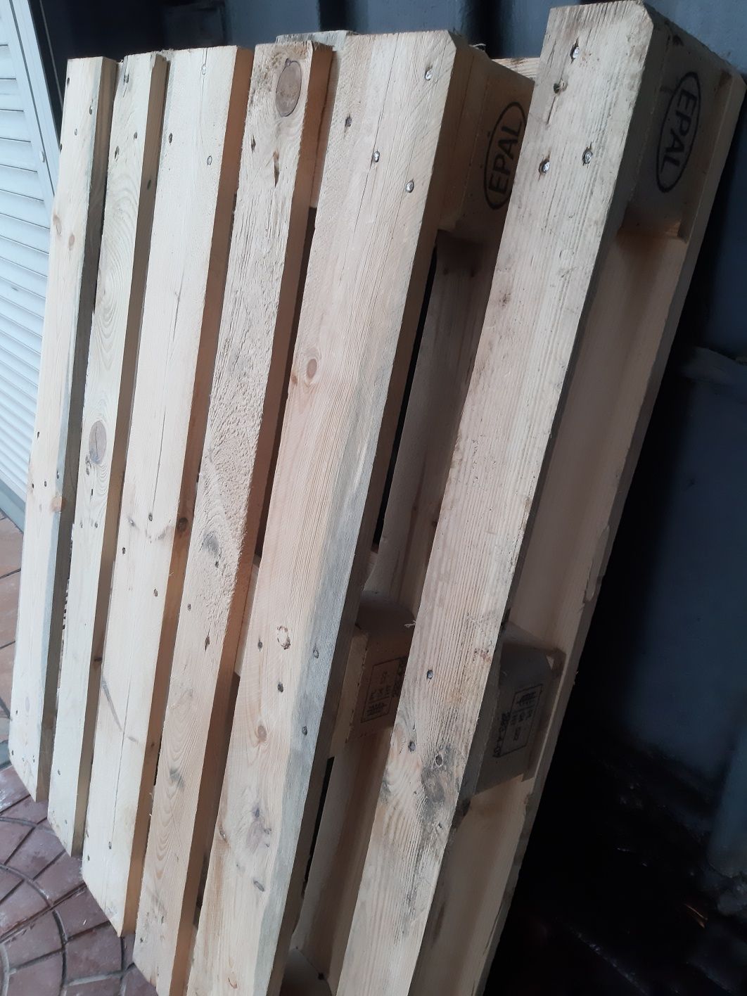 Продам піддони палети