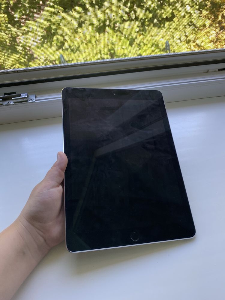 Продам iPad Pro9.7’’ 32GB wifi в идеальном состоянии