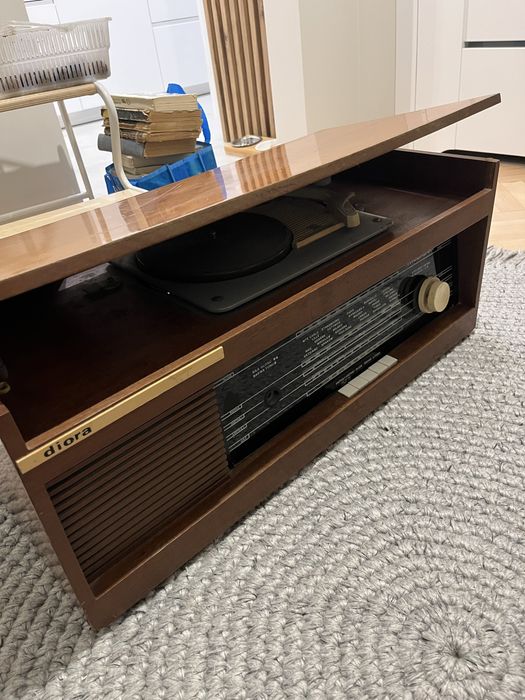 Radio lampowe  z gramofonem prl vintage Diora Ballada 24501