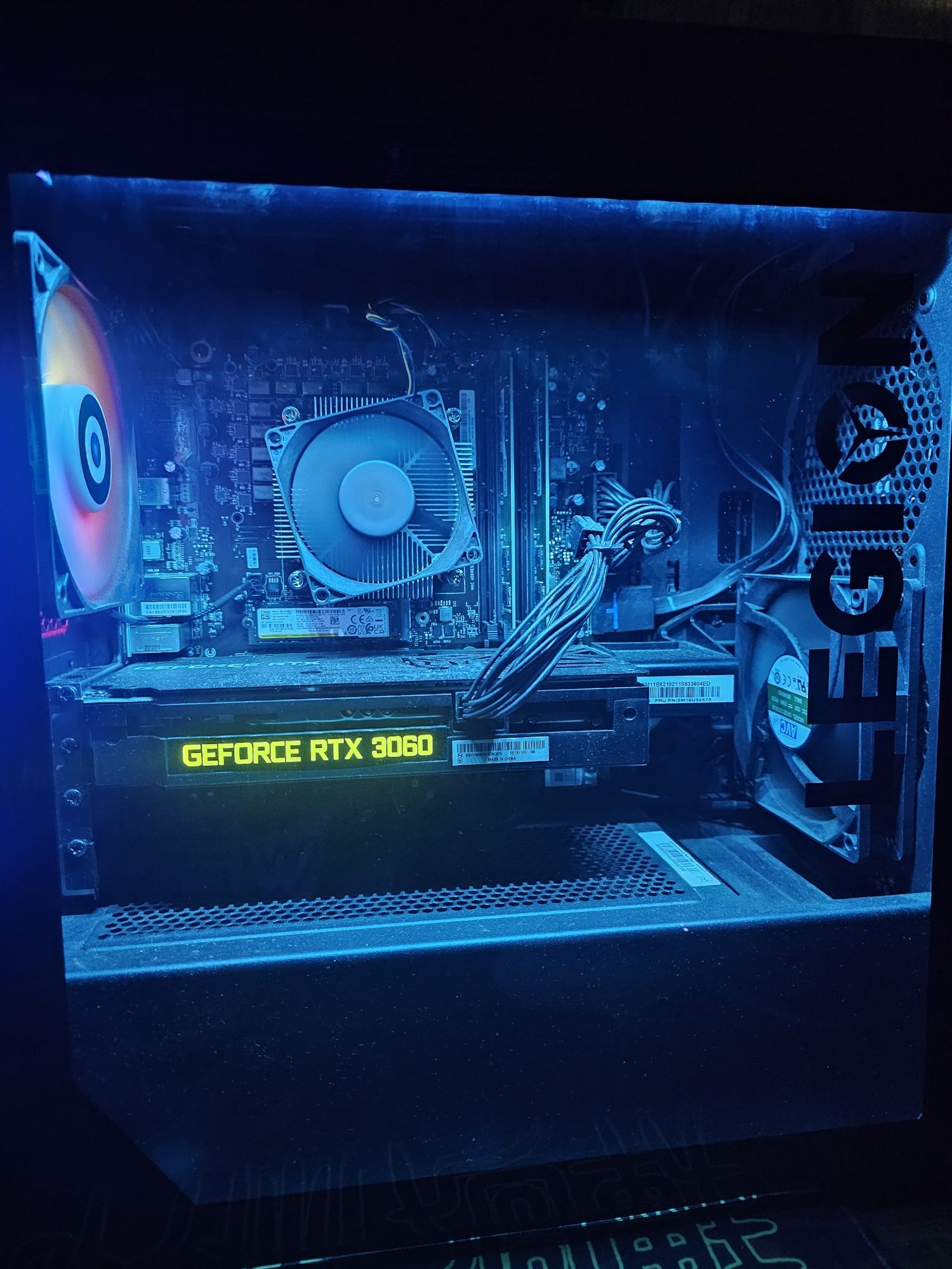 Pc gamer com rato,teclado,comando e tapete de rato