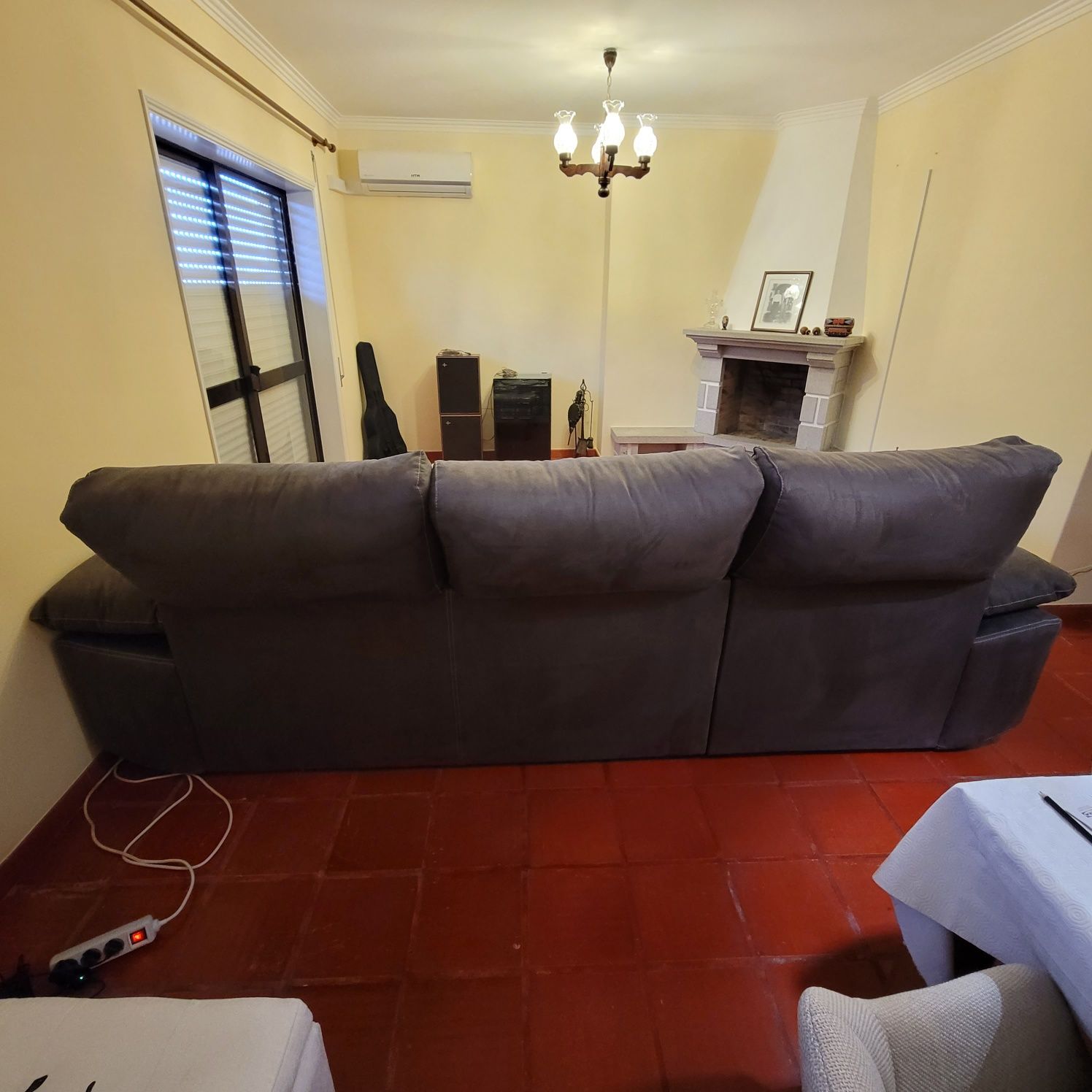 Sofá em L com Chaise, Reclinável e Encostos Ajustáveis – 290×180 cm