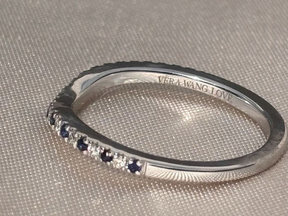 Piekny pierscionek Vera Wang  złoty 750 szafiry i diamenty
