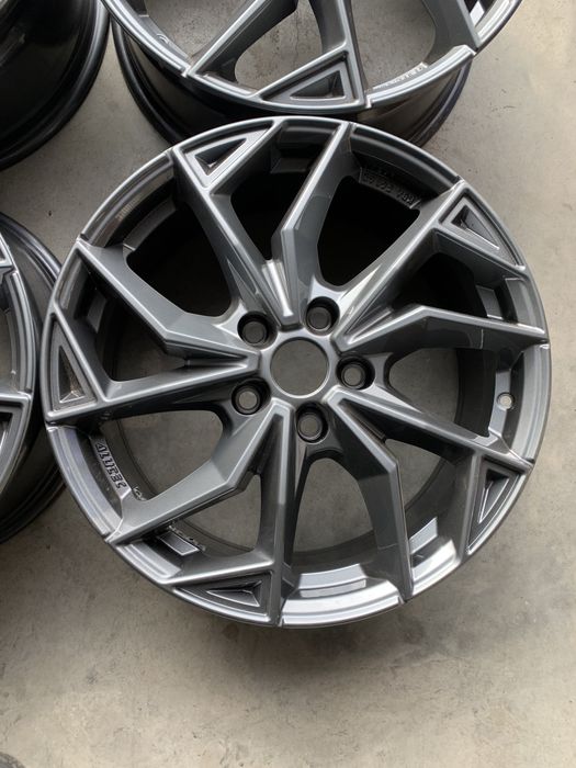 Диски R18 Alutec 5*120, dia 67.1, ET 50, J7.5