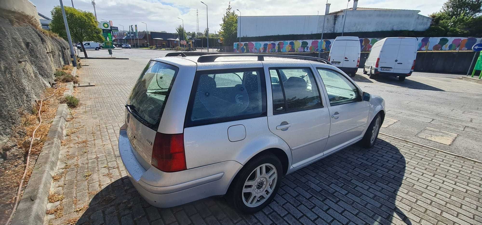 Vendo VW Golf 4 .