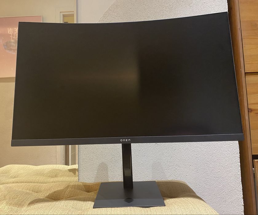 HP Omen 32C – 31,5″ Curved QHD, 165 Hz, FreeSync, świetny do gier