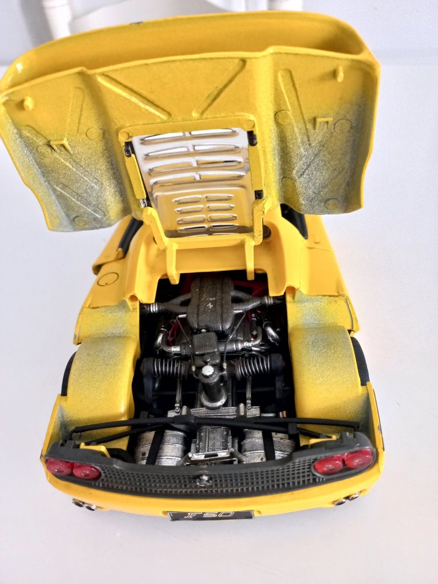 Miniatua  FERRARI  F50 .impecável  vintage