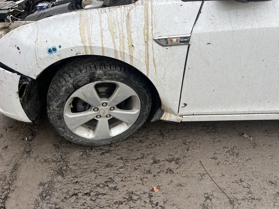 Шевроле Круз 2011 (1.8 механика )