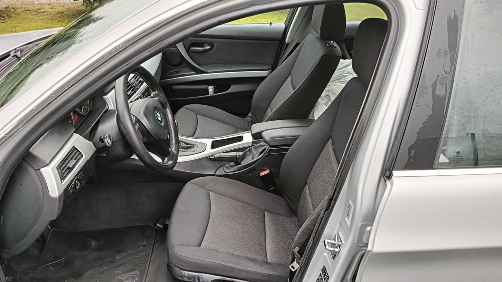 BMW E90 2,5 benzyna, automat