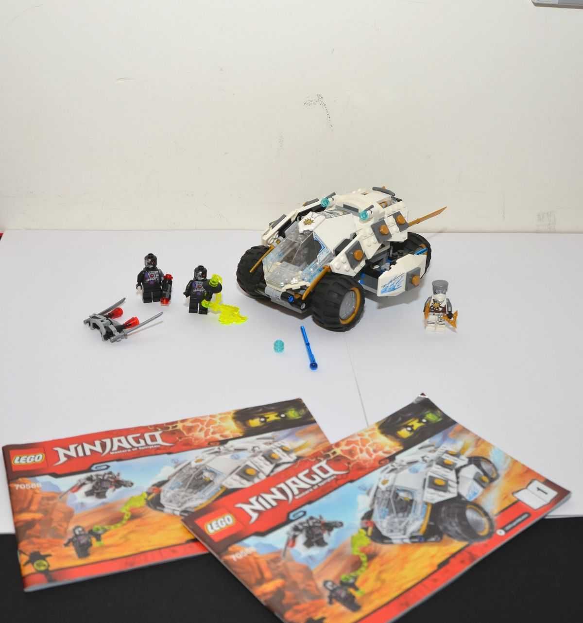 LEGO 70588 Ninjago Samochód Tytanowego Ninja pojazd Zane nindroid