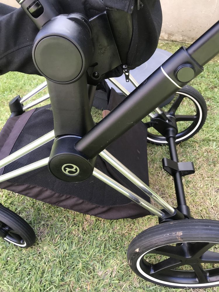 Cybex Priam+ Priam seat pack+ Cloud Z i size + Cibex base z