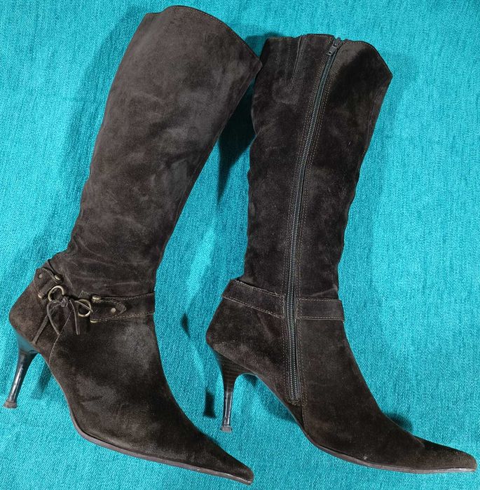 Botas em Camurça - Castanhas - BARATÍSSIMAS