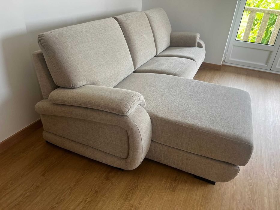 Sofá confortável à venda – como novo