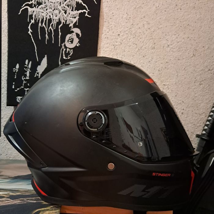 Мотошолом MT STINGER 2 A1 Solid Matt Black L