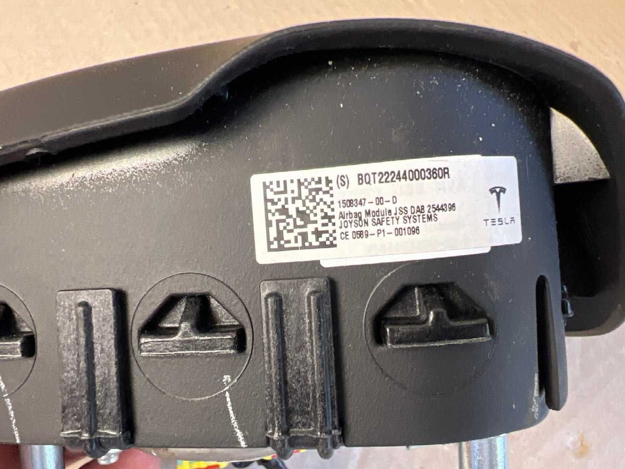 Подушка безопасности в руль Tesla Model 3, Model Y